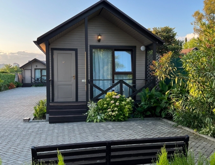 Коттеджный комплекс «Шезлонг» Гудаута